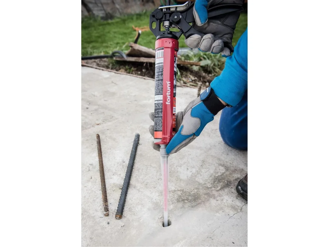 pistole vytlač. otočná PROFI s přepínačem dávkování a zpětného kroku, 225mm/310ml a