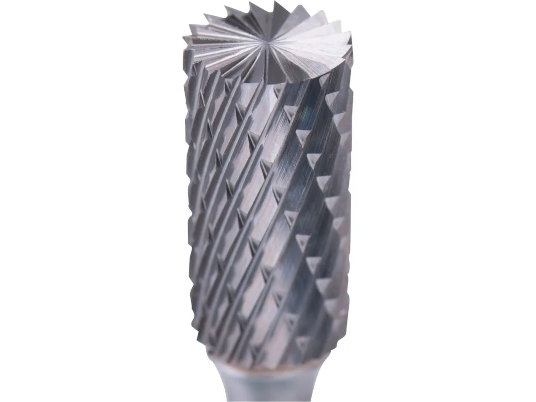 fréza karbidová, válcová s&nbsp;čelním ozubením, pr.12x25mm/stopka 6mm,sek střední(double-cut) a