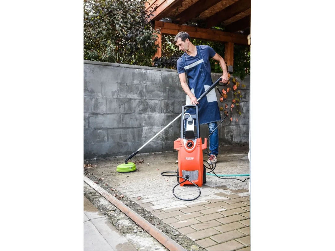 čistič vysokotlaký se samonasáváním vody a&nbsp;šamponováním, 1800W d